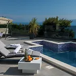 Βίλα Luxury Happiness Private Pool, Jacuzzi, Sauna & Gym Near The Stanici
