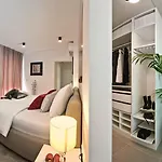 Βίλα Luxury Happiness Private Pool, Jacuzzi, Sauna & Gym Near The Stanici