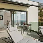 Luxury Happiness Private Pool, Jacuzzi, Sauna & Gym Near The Stanici