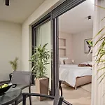 Luxury Happiness Private Pool, Jacuzzi, Sauna & Gym Near The Stanici