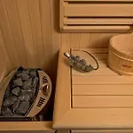 Luxury Happiness Private Pool, Jacuzzi, Sauna & Gym Near The