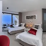 Βίλα Luxury Happiness Private Pool, Jacuzzi, Sauna & Gym Near The