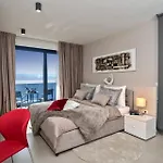Luxury Happiness Private Pool, Jacuzzi, Sauna & Gym Near The *