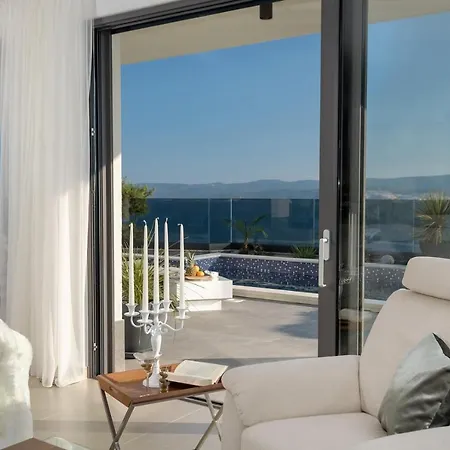 Villa Luxury Happiness Private Pool, Jacuzzi, Sauna & Gym Near The Stanici