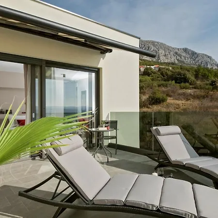 Luxury Happiness Private Pool, Jacuzzi, Sauna & Gym Near The Villa Stanici