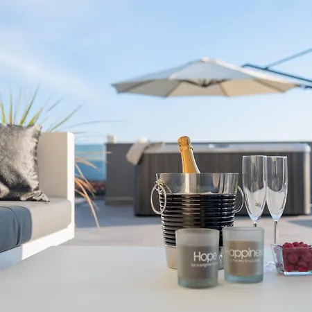 Villa Luxury Happiness Private Pool, Jacuzzi, Sauna & Gym Near The *