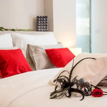 Luxury Happiness Private Pool, Jacuzzi, Sauna & Gym Near The *