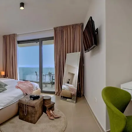 Villa Luxury Happiness Private Pool, Jacuzzi, Sauna & Gym Near The *