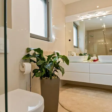 Villa Luxury Happiness Private Pool, Jacuzzi, Sauna & Gym Near The *