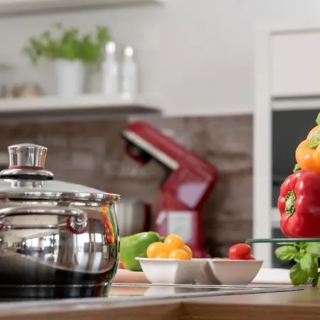 Villa Luxury Happiness Private Pool, Jacuzzi, Sauna & Gym Near The Stanici