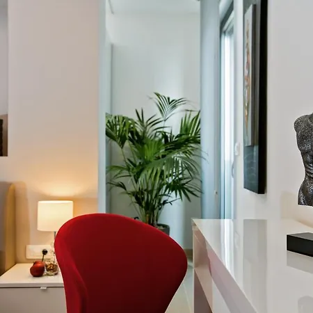 Luxury Happiness Private Pool, Jacuzzi, Sauna & Gym Near The *