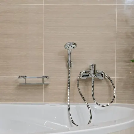 Luxury Happiness Private Pool, Jacuzzi, Sauna & Gym Near The Villa