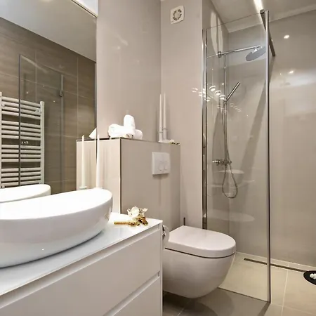 Luxury Happiness Private Pool, Jacuzzi, Sauna & Gym Near The Villa *