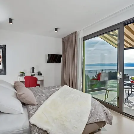 Luxury Happiness Private Pool, Jacuzzi, Sauna & Gym Near The