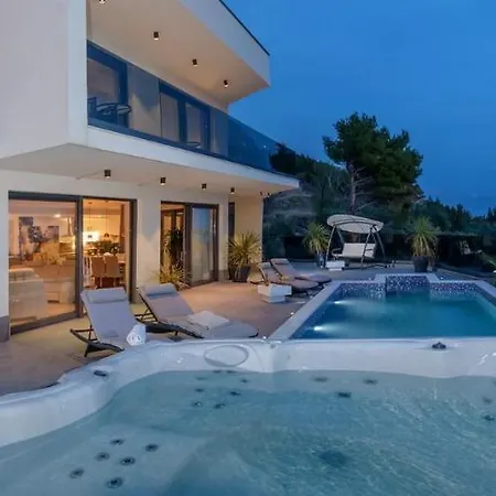 Luxury Happiness Private Pool, Jacuzzi, Sauna & Gym Near The Villa Stanici