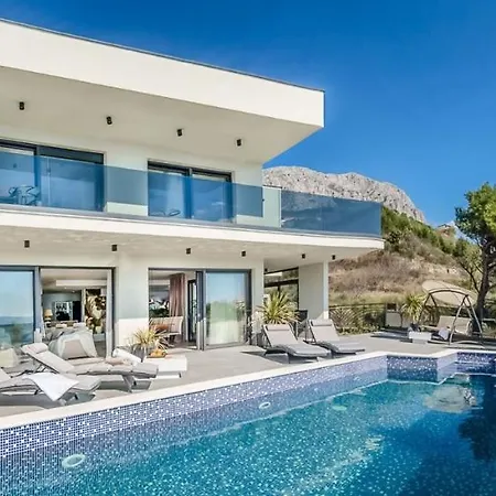 Luxury Happiness Private Pool, Jacuzzi, Sauna & Gym Near The * Stanici