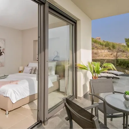 Luxury Happiness Private Pool, Jacuzzi, Sauna & Gym Near The Villa *