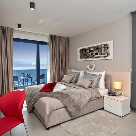Luxury Happiness Private Pool, Jacuzzi, Sauna & Gym Near The *