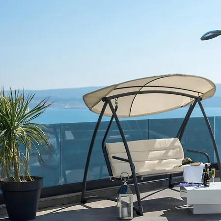 Luxury Happiness Private Pool, Jacuzzi, Sauna & Gym Near The