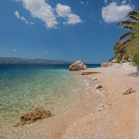 Luxury Happiness Private Pool, Jacuzzi, Sauna & Gym Near The Stanici