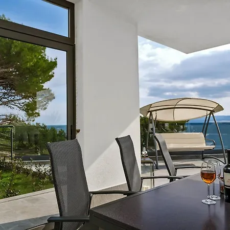 Luxury Happiness Private Pool, Jacuzzi, Sauna & Gym Near The * Stanici
